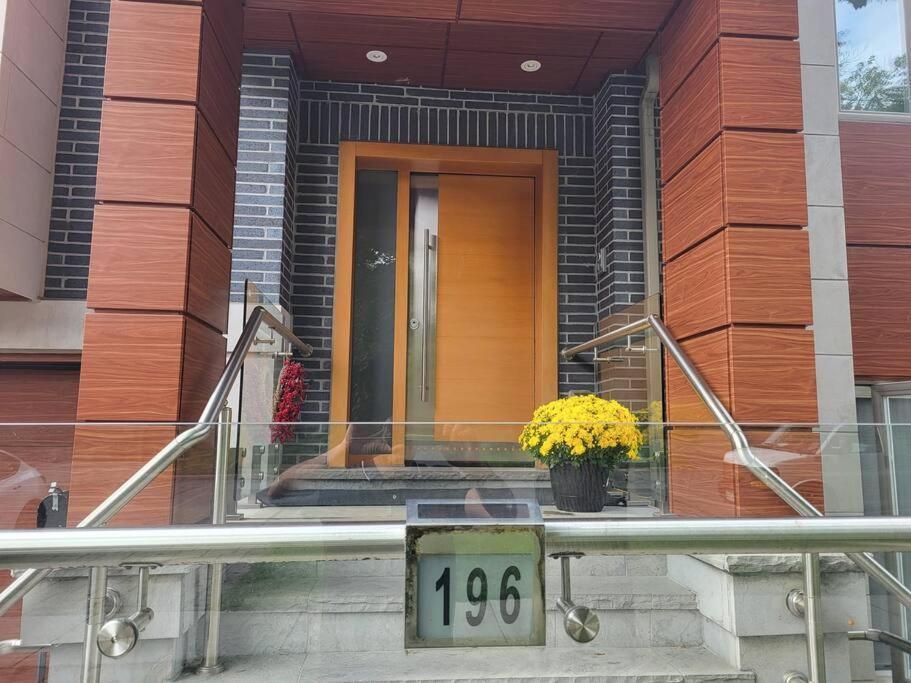 Toronto Modern House Apartment Екстериор снимка