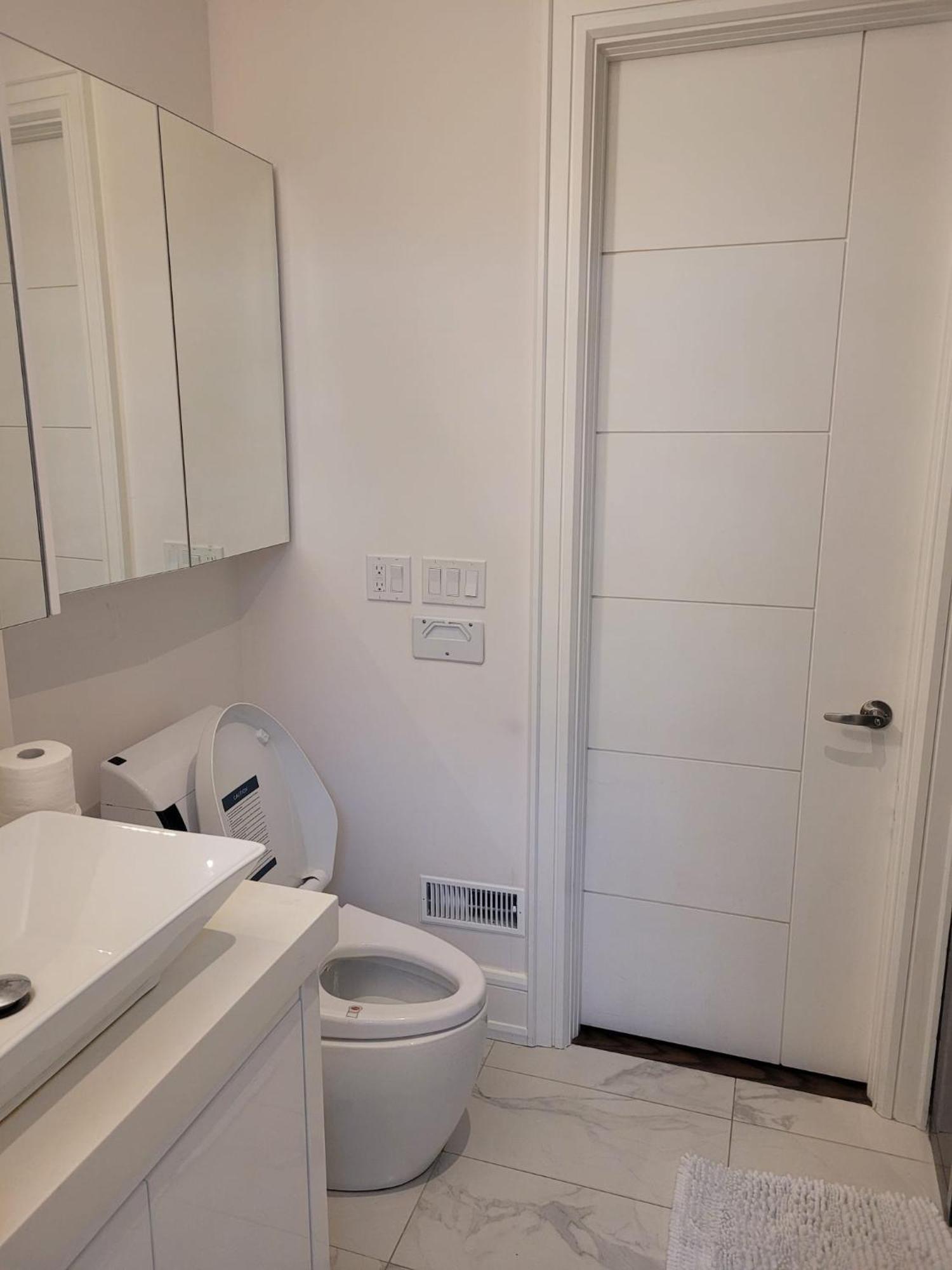 Toronto Modern House Apartment Екстериор снимка